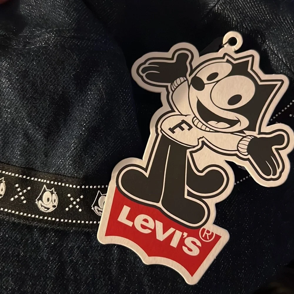 New reversible, Levi’s Felix bucket hat‎